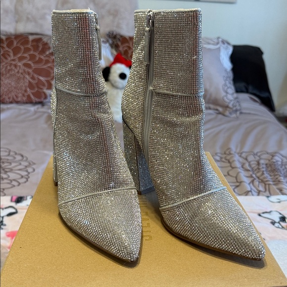 Steve Madden NOKA Rhinestone Ankle Boots. Rarely used like new. - Picture 1 of 8